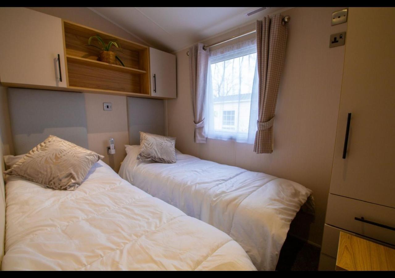 35 Redwood - Beauport Park, Hastings Hotel Buitenkant foto